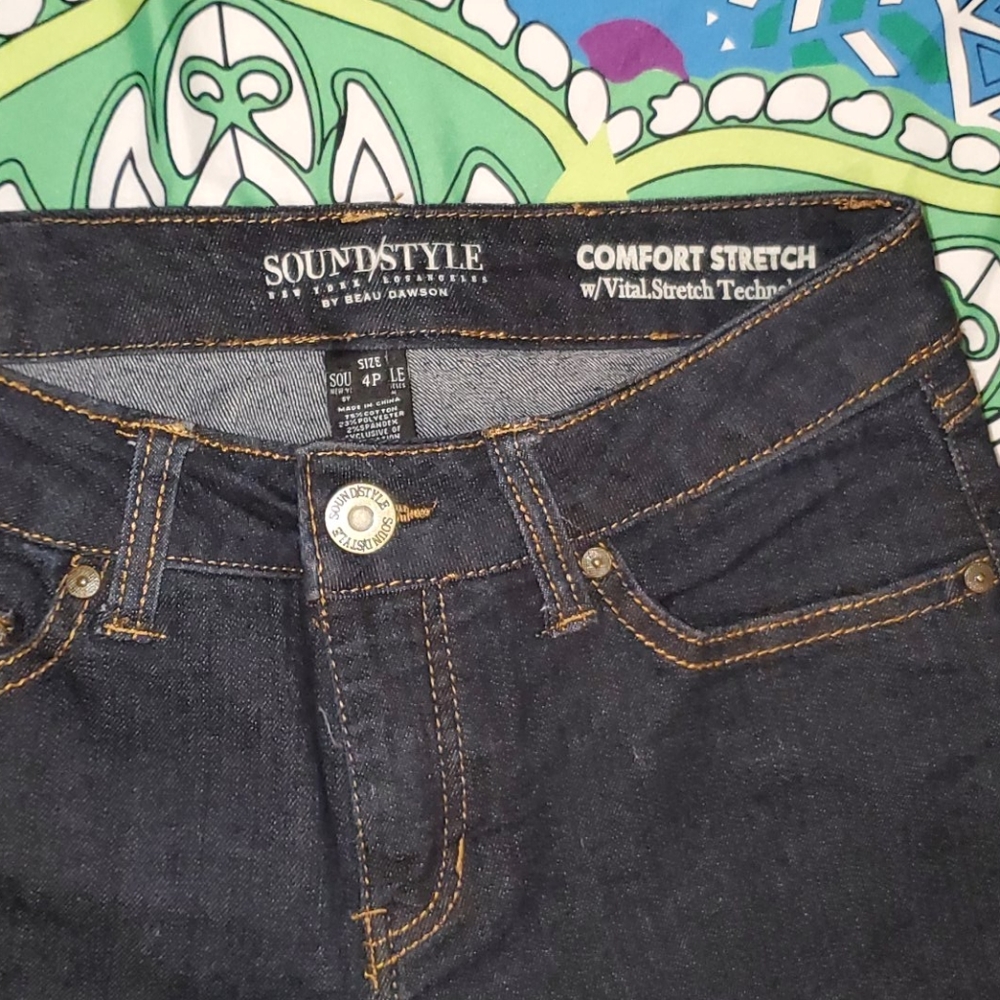 Capris - Picture 2 of 5